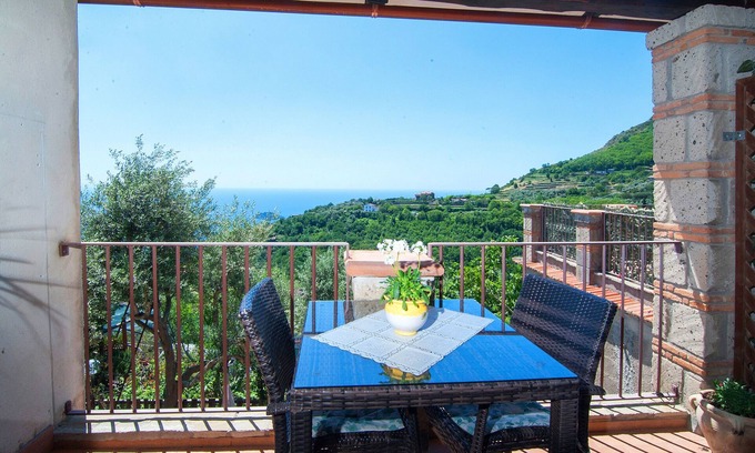 Colli di Fontanelle Apartment | Cozy Sea View Holiday Apartment "Li Galli Romantica" Awaits
