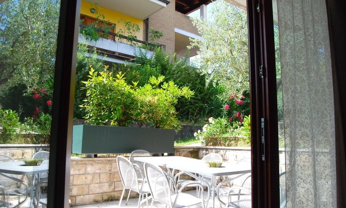 Desenzano del Garda Apartment | Charming Row House in Desenzano del Garda - 10/10 Rated Stay