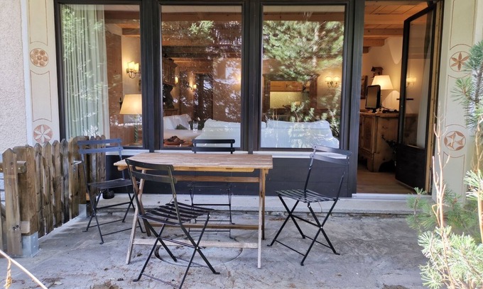 Champfer Apartment | Charming Holiday Apartment in Champfèr for Your Getaway