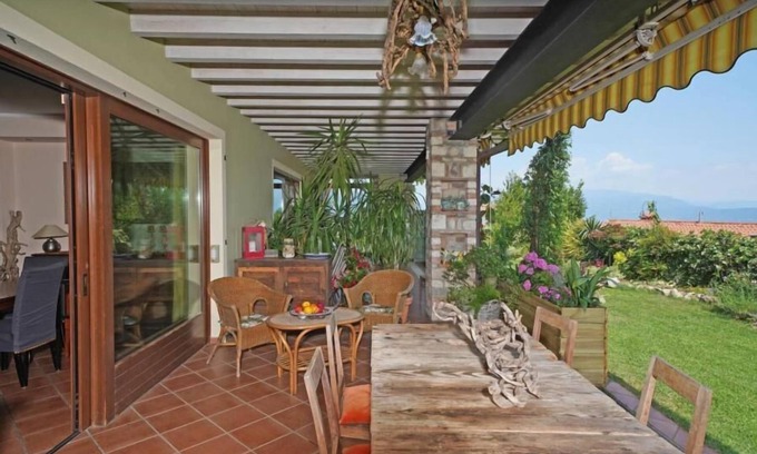 Castello Apartment | Relaxing Holiday Apartment in Puegnago sul Garda for 4