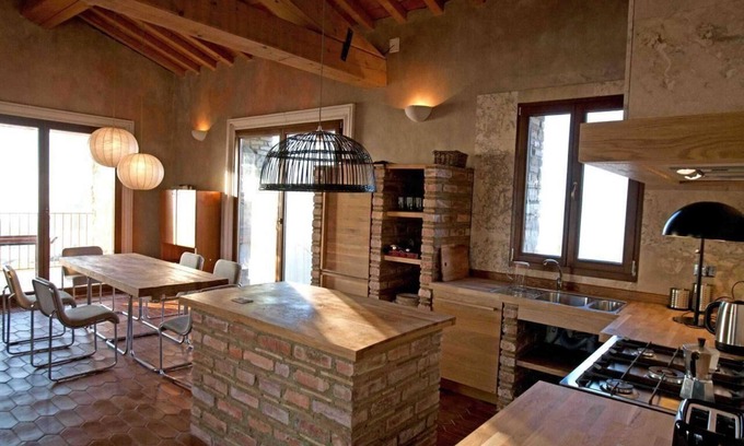 Saline di Volterra Apartment | Spacious Volterra Holiday Apartment for Up to 6 Guests