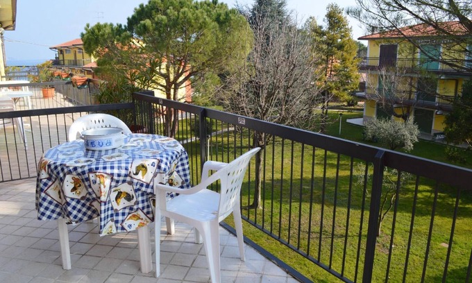 Pieve Vecchia Apartment | Cozy Holiday Apartment in Manerba del Garda for 5 Guests