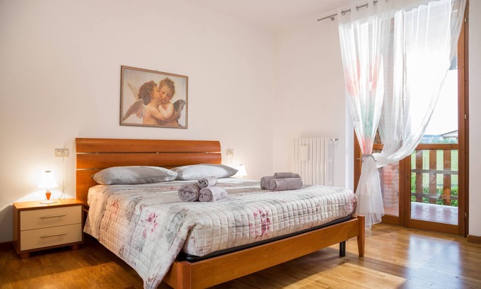 Solarolo Apartment | Pet-Friendly Holiday Apartment "Manerba Sweet" with Ocean View