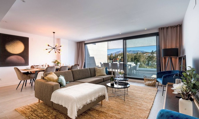 La Cala de Mijas Apartment | Mountain View Holiday Apartment Navigolf with Pool & Wi-Fi