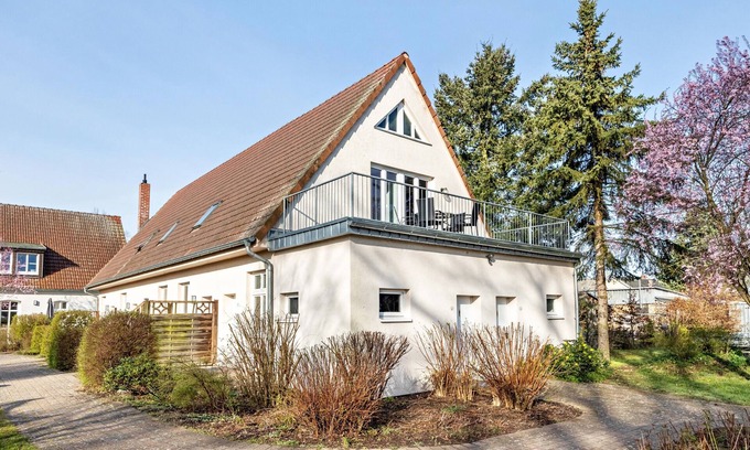 Muritz Apartment | Cozy Holiday Apartment "Storchennest" with Ocean Views & Terrace