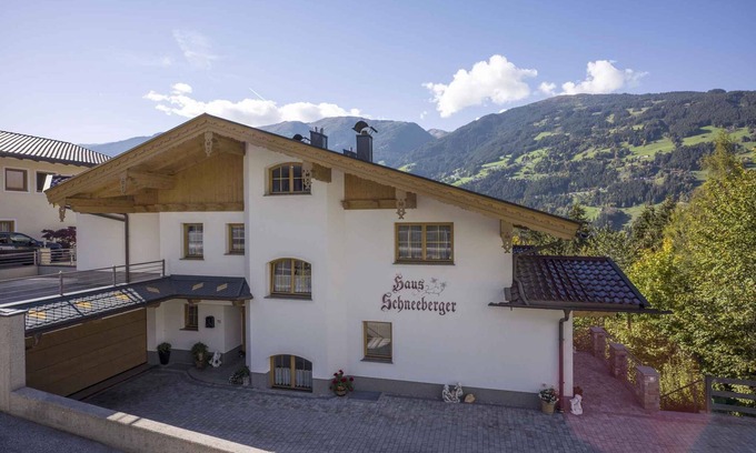 Gerlosbergeben Apartment | Cozy Holiday Apartment with Terrace Near Skiing Area