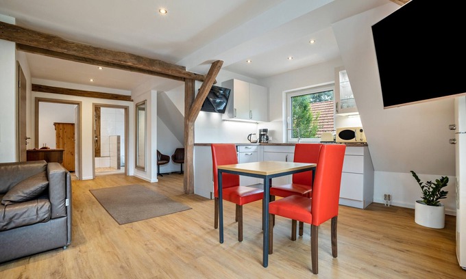 Bad Bodenteich Apartment | Beautiful Ferienwohnung Seeblick: Lake View & Wi-Fi Access