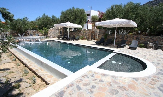 Kalo Chorio Apartment | Cozy Holiday Apartment Istron: Pool, Breakfast & Family-Friendly