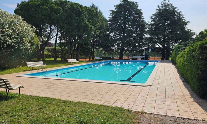 Colà Di Lazise Apartment | Inviting Holiday Apartment with Pool and Tennis Access
