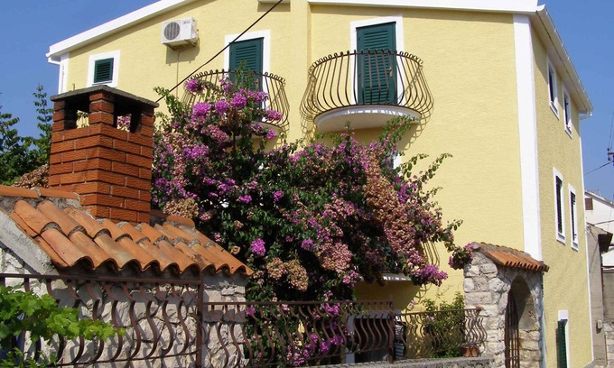 Kukljica Apartment | Cozy Adriatic Sea Apartment: Pet Friendly & Spa Amenities