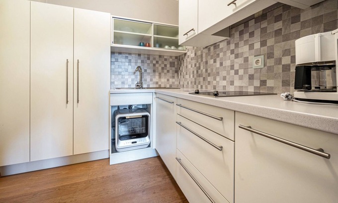 Valle Aurina Apartment | Mountain View Holiday Apartment 'Alpen Living' with Spa & Wi-Fi