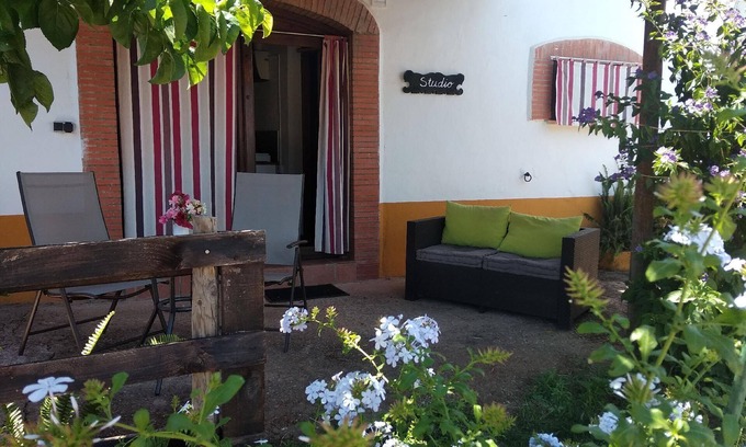 Alcuescar Apartment | Cozy Alcuescar Holiday Apartment for 1-2 Guests
