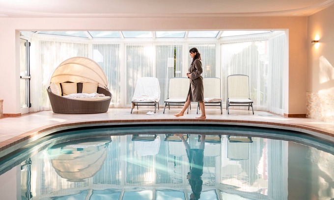 Saltusio Apartment | Mountain View Apartment with Pool & Spa at Alpenhof Lodge