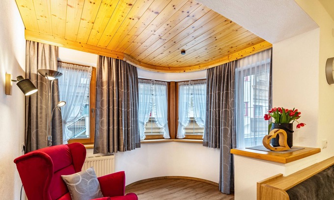 Lanersbach Apartment | Mountain View Apartment 'Appartement Alpenrose' with Wi-Fi