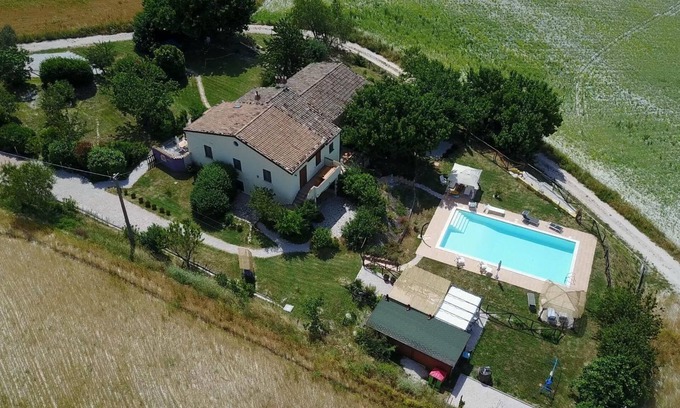 Arcevia House | Cozy Arcevia Holiday Apartment with Pool & Family Amenities