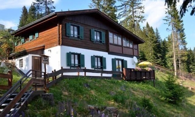 Untergreutschach House | Spacious Holiday Apartment at Klippitztörl for 7 Guests
