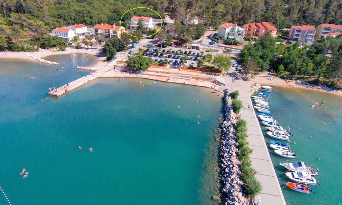 Soline Apartment | Idyllic Beachside Apartment with Air Conditioning & Top Reviews