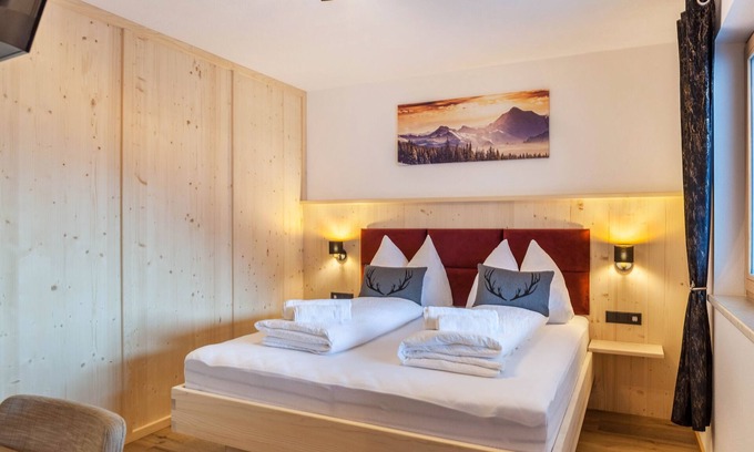 Stummerberg Apartment | Cozy Holiday Apartment "Bergglück Stummerberg" with Spa & Views