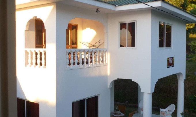 Mare Anglaise Apartment | Comfortable Holiday Apartment in Beau Vallon for 4 Guests