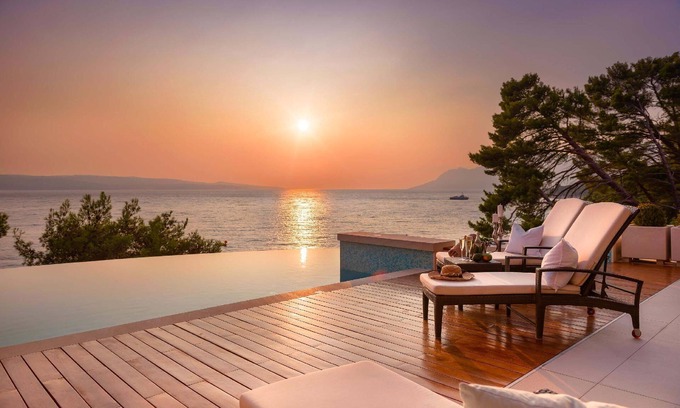 Brela House | Spacious Holiday Apartment in Baška Voda for 10 Guests