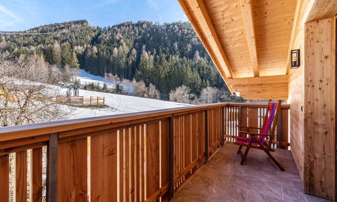 Luson Apartment | Inviting Holiday Apartment "Balbeinhof Apt Gams" with Views