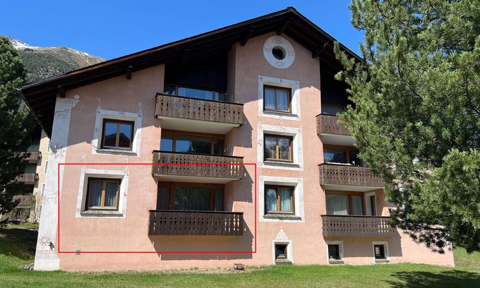 Bever Apartment | Cozy Holiday Apartment in Bever for 2-4 Guests