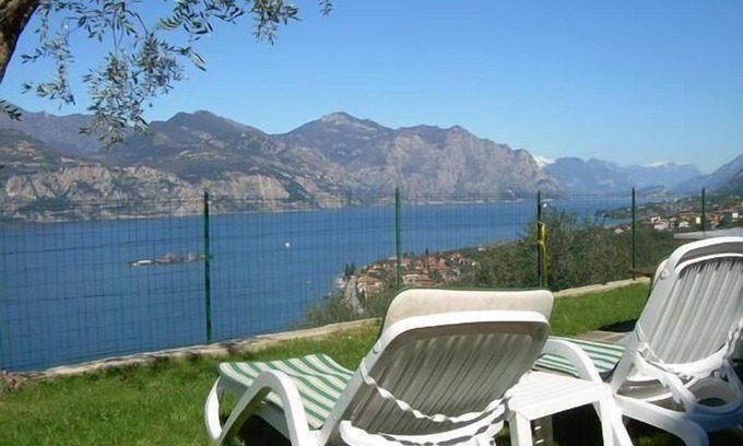 Castelletto Apartment | Cozy Brenzone Apartment for 1-2 with Pet-Friendly Perks