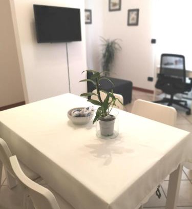 Centro Storico Nord Apartment | Stylish Holiday Apartment in Brescia Centro with Parking