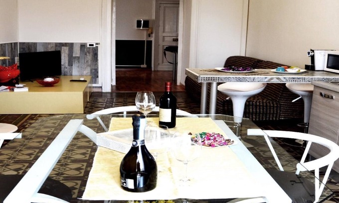Caltagirone Apartment | Cozy Caltagirone Holiday Apartment with Kitchen & Breakfast