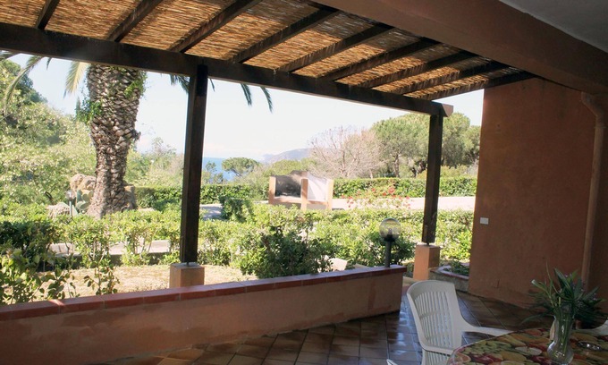 Madonna delle Grazie Apartment | Cosy Holiday Apartment Capoliveri for Up to 4 Guests
