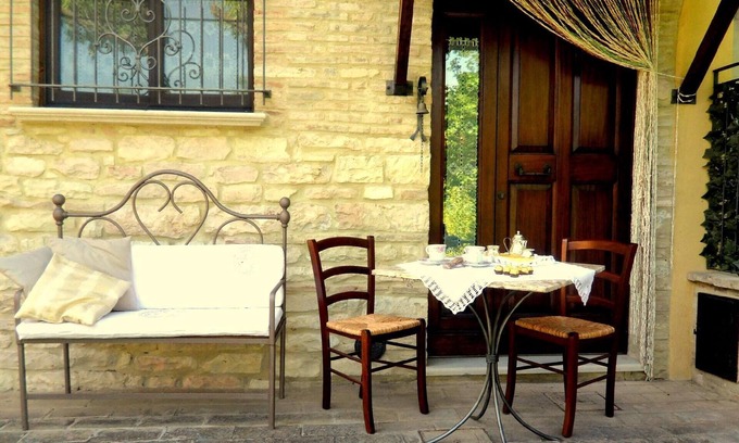 Cagli Apartment | Cozy Holiday Apartment in Cagli with Pool and Breakfast