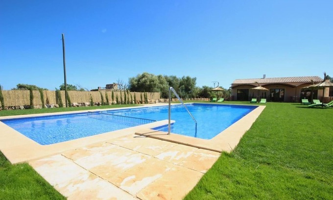 Campos Apartment | Top-Rated Holiday Apartment Campos for 4 with Pool & Breakfast