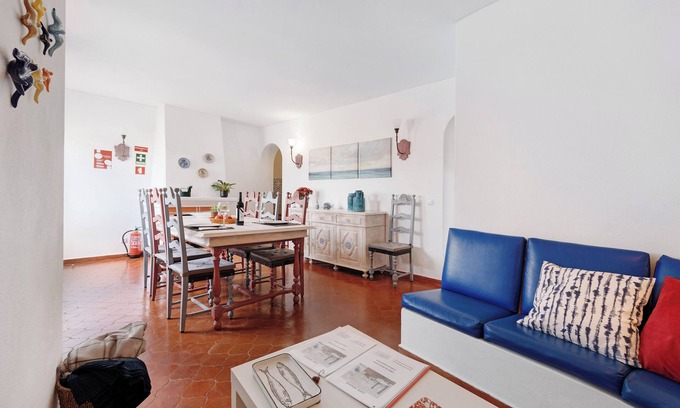 Espiche Apartment | Cozy Casa Branca: Private Terrace, Wi-Fi & Ocean Views