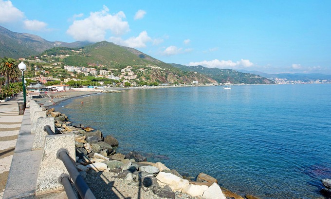 Arenzano Apartment | Inviting Casa Dante Apartment with Ocean View and Balcony