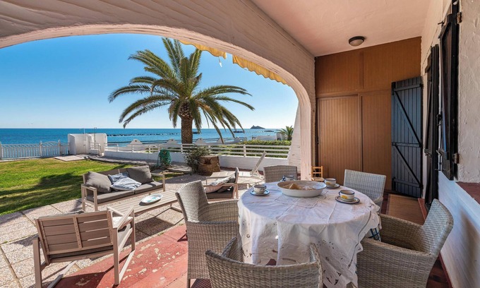 Sarroch Apartment | Cozy Holiday Apartment "Casa Nicole" Steps from the Sea