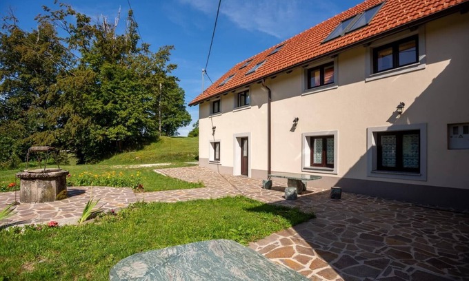 Ajdovscina Apartment | Holiday apartment Col for 1 - 4 persons - Holiday apartment