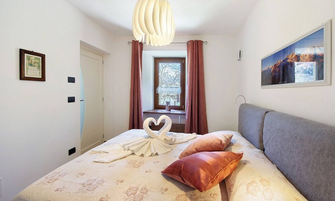 Lillianes Apartment | Cozy Holiday Apartment "Cucu - 2" with Mountain Views