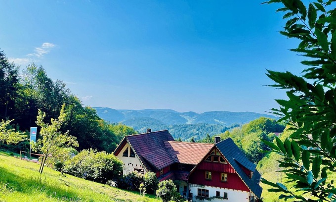 Brandmatt Apartment | Idyllic Holiday Apartment "Deine Rauszeit" with Mountain View