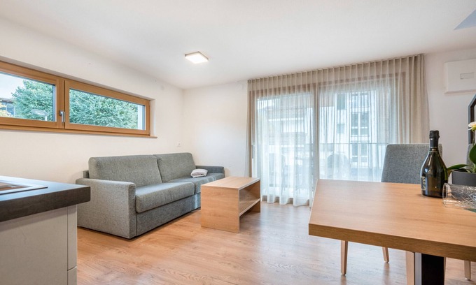 Valdaora di Mezzo Apartment | Modern Dolomiten Villa Colli: Balcony, Wi-Fi & Pet Friendly