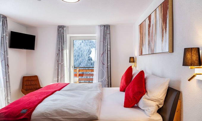 Landeck Apartment | Cozy Apartment "Elena" with Mountain Views and Shared Terrace