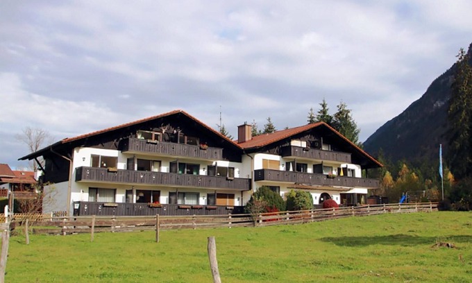 Muhldorfl Apartment | Cozy Holiday Apartment in Farchant for 1-4 Guests