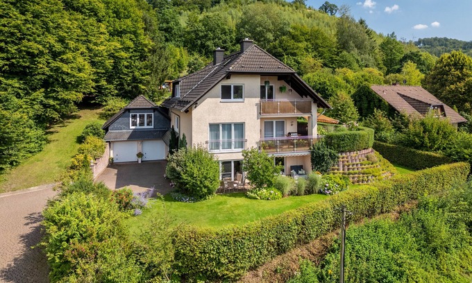 Delliehausen Apartment | Relaxing Holiday Apartment "Fasse" with Private Terrace & Wi-Fi