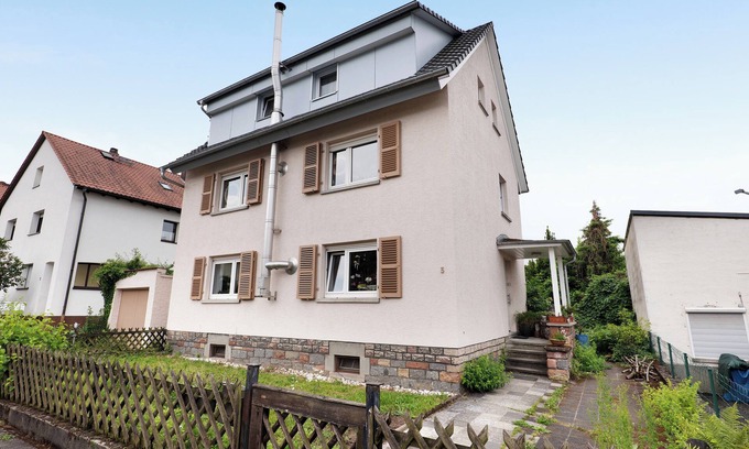 Bensheim Apartment | Beautiful Apartment 'Fewo Sartorius' with Terrace & Wi-Fi