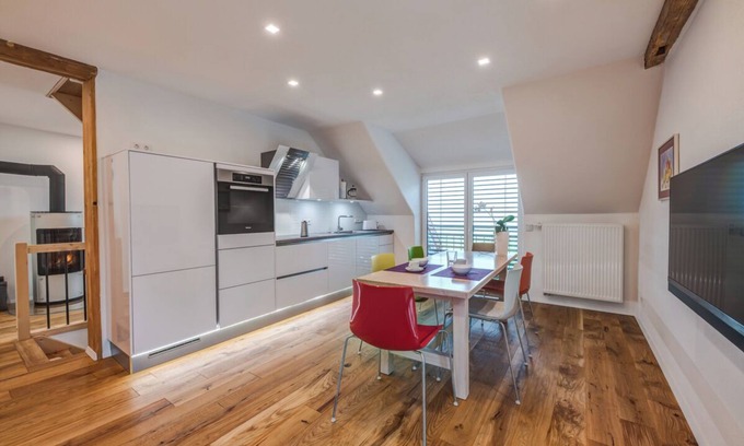 Vogt Apartment | Gateway to Allgäu Säntis: Ocean View & Family-Friendly Stay