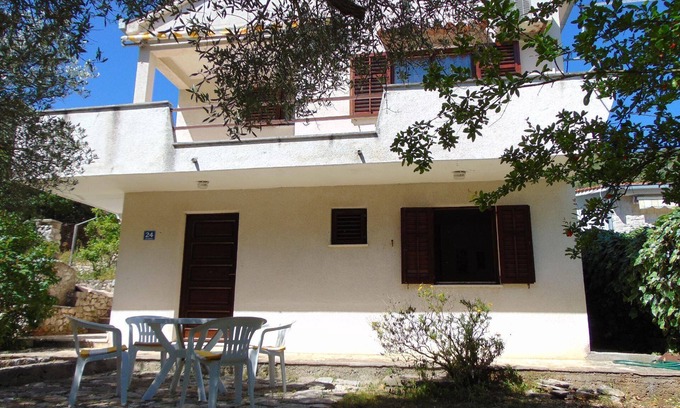 Cove Donja Krusica (Donje selo) Apartment | Cozy Grohote Apartment for 2 with Pool and Breakfast