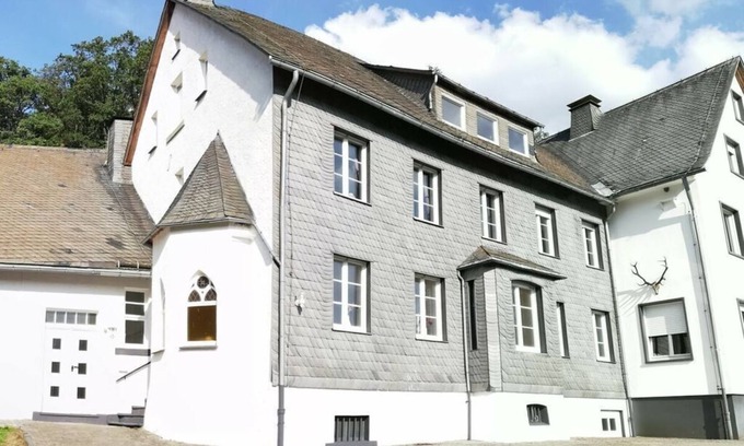 Winterberg House | Cozy Holiday Apartment at Hunting Lodge Siedlinghausen