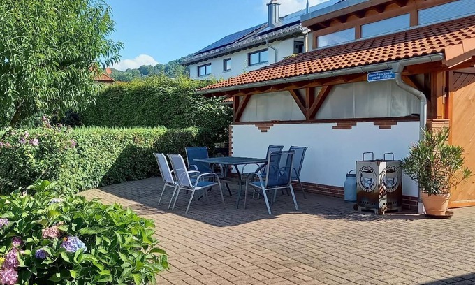 Hilders House | Cozy Holiday Apartment Hilders for 2-4 with Kitchen & Breakfast