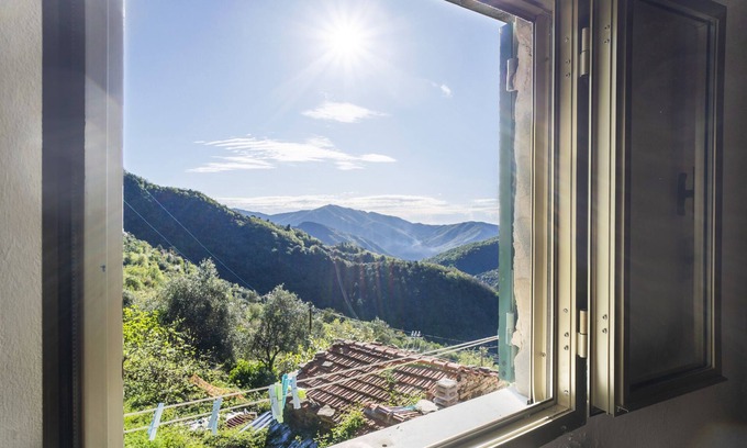 Badalucco Apartment | Relaxing Holiday Apartment "House Of Silence" with Terrace