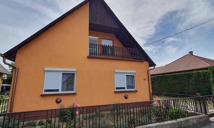 Balatonboglar Apartment | Comfortable Holiday Apartment with WiFi and Parking