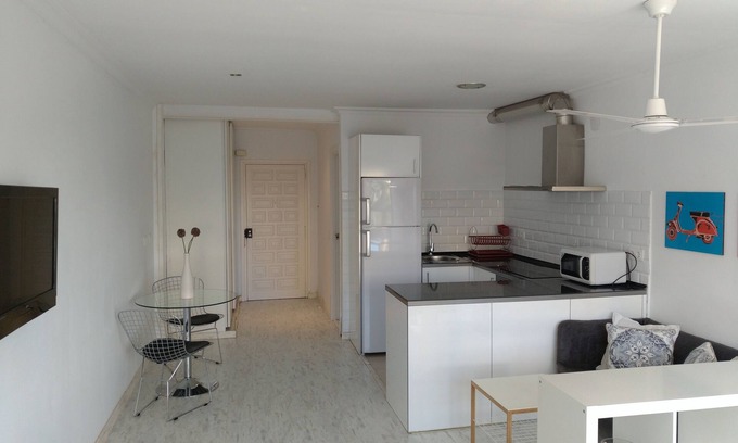 Aguadulce Apartment | Cozy Holiday Apartment in Aguadulce with Spa Access